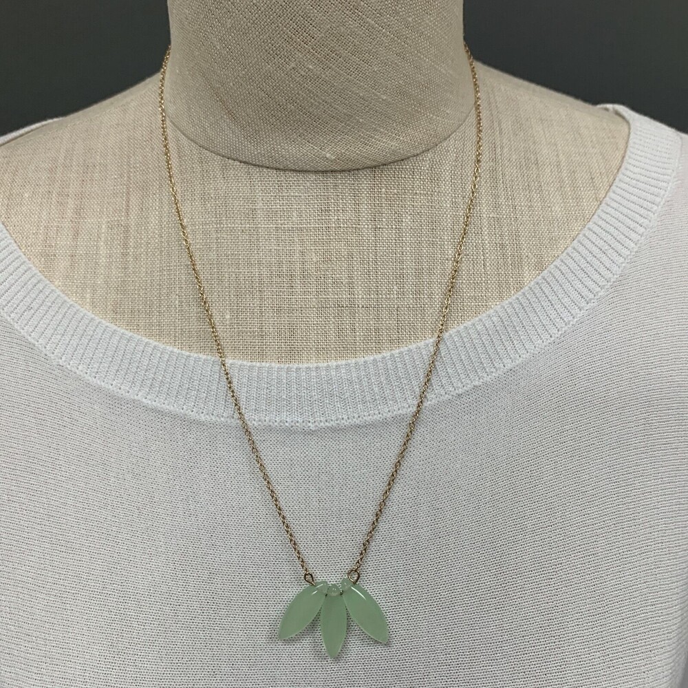 NIB Bay to‎ Baubles Hemway Women's Light Green Necklace Triple Stone Jewelry